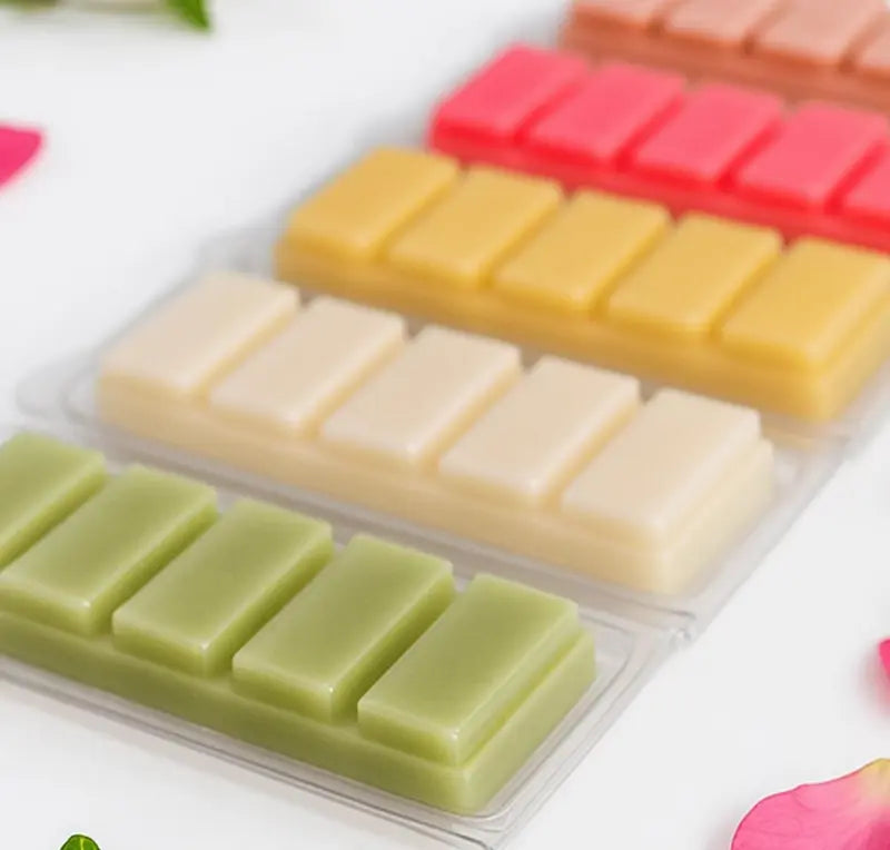 £10 HIGHLAND COW Mystery Christmas Bundle - Includes HIGHLAND COW  Tealight Burner, HIGHLAND COW  Wax Melt Tin, and 1 Wax Melt Snap Bar in Festive Scents